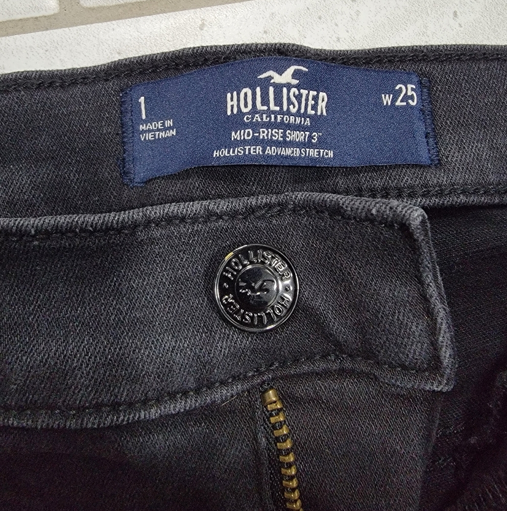 HOLLISTER Women's Black Mid-Rise Cotton Denim Shorts - Picture 3 of 6
